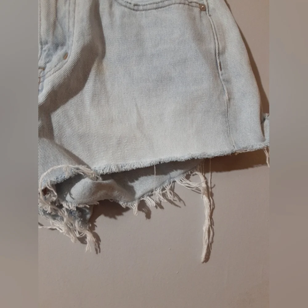 Madewell Women's Denim Distressed Shorts Cut Off Light Raw Hem Wash Size 26